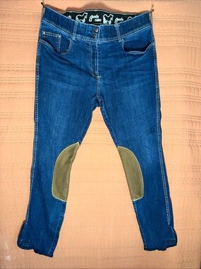 High-Rise Women's Jeans in Medium Blue